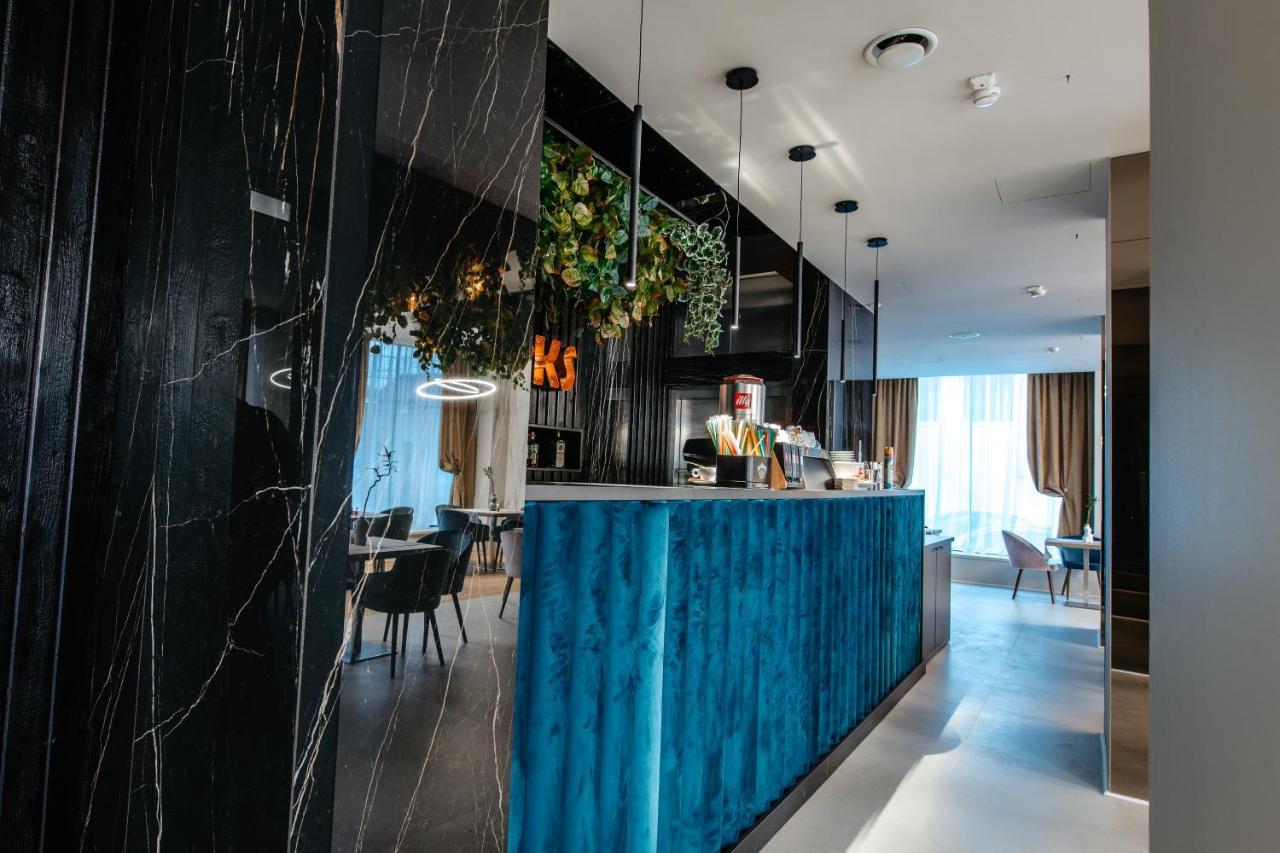Hotel Clipa Drobeta Turnu Severin Exteriör bild