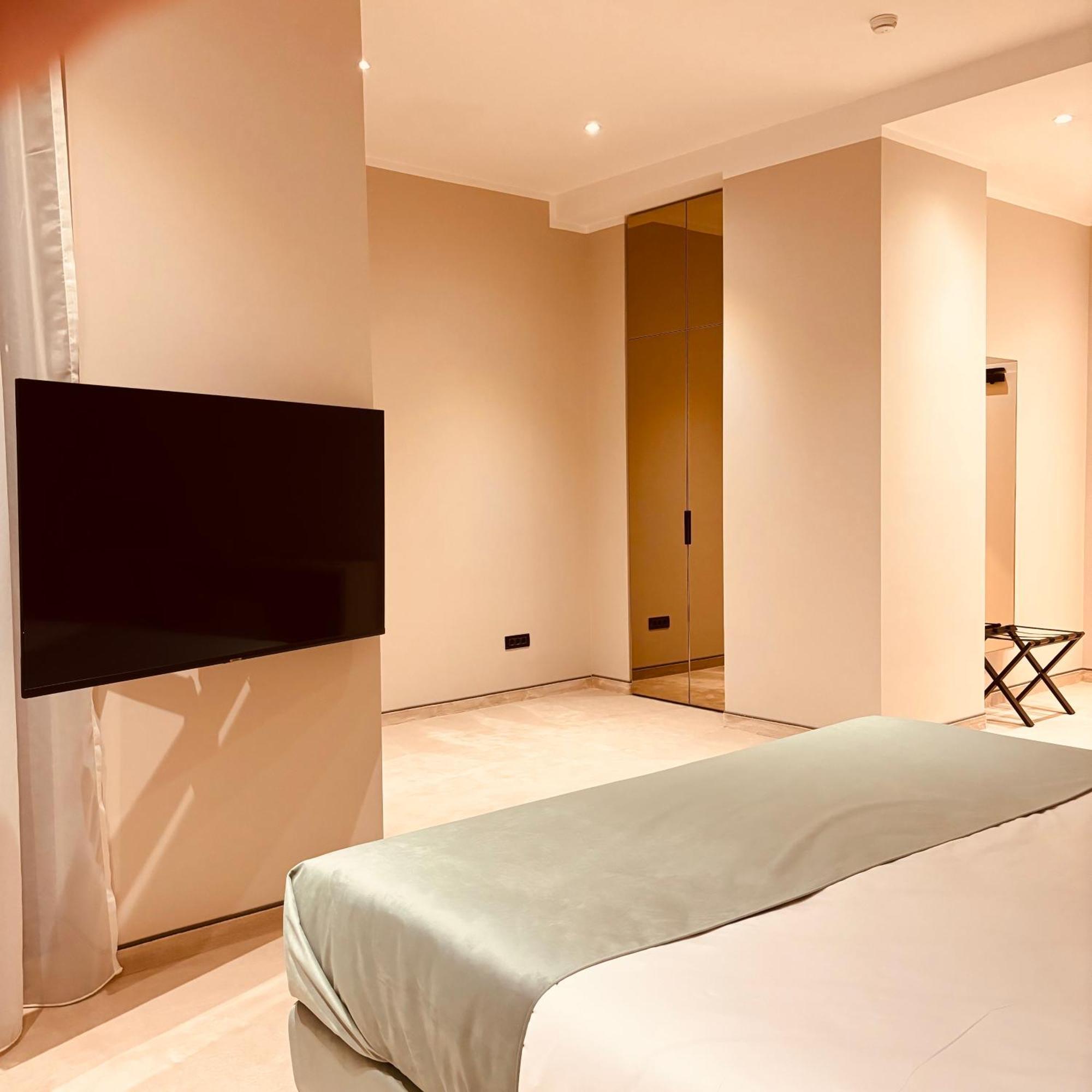 Hotel Clipa Drobeta Turnu Severin Exteriör bild
