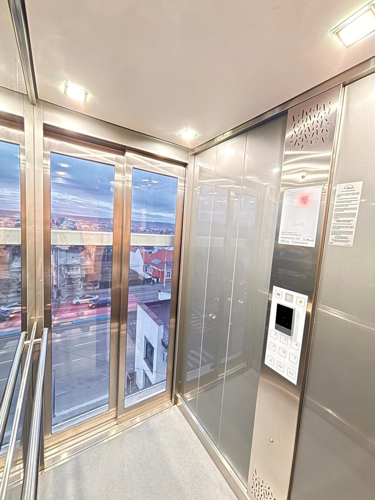 Hotel Clipa Drobeta Turnu Severin Exteriör bild